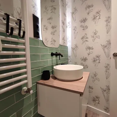 Piso Palomera, 6 By Pisoschulospuntoes * ليون